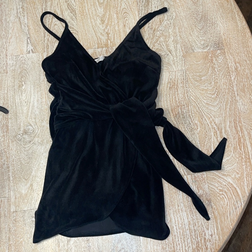 MOD On Trend Boutique Black Side Tie Wrap Romper Dress Sz S